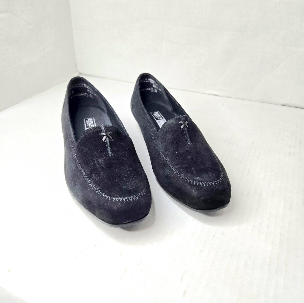 Munro Loafers, Black Suede, 6.5 W - Picture 2 of 11